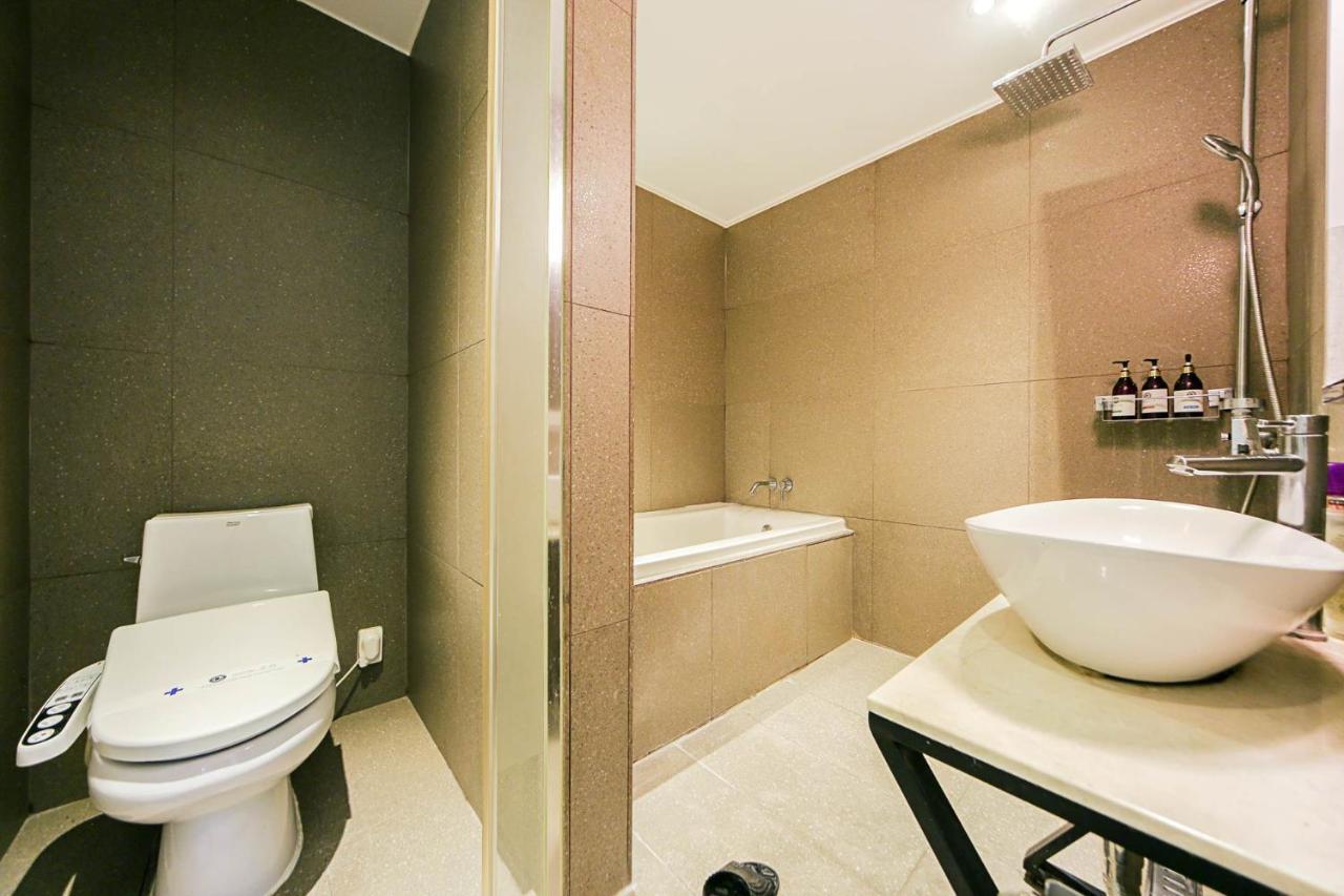 Hotel Myeongjak Chuncheon Exterior photo