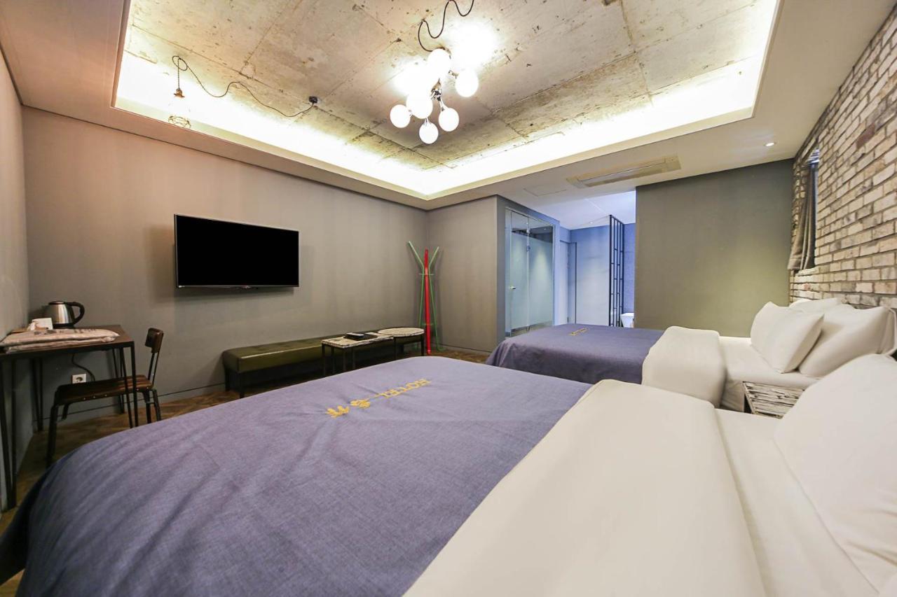 Hotel Myeongjak Chuncheon Exterior photo