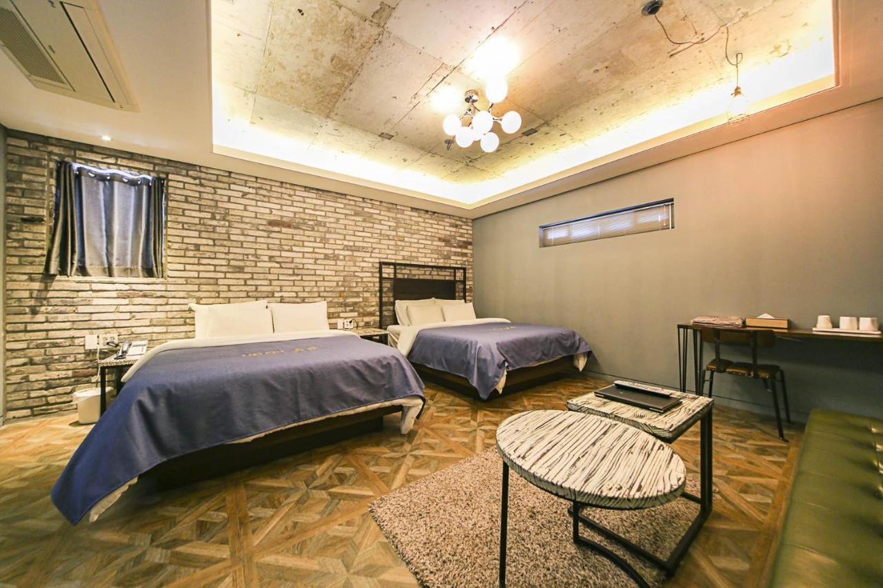 Hotel Myeongjak Chuncheon Exterior photo