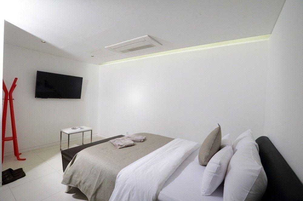 Hotel Myeongjak Chuncheon Exterior photo