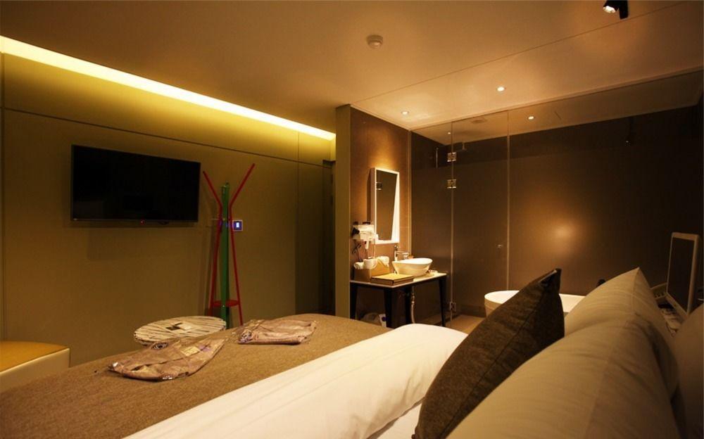 Hotel Myeongjak Chuncheon Exterior photo