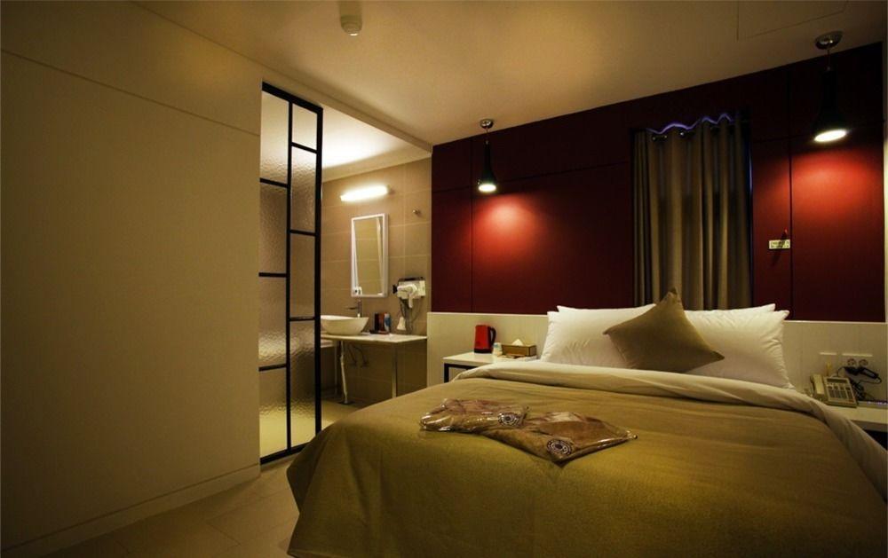 Hotel Myeongjak Chuncheon Exterior photo